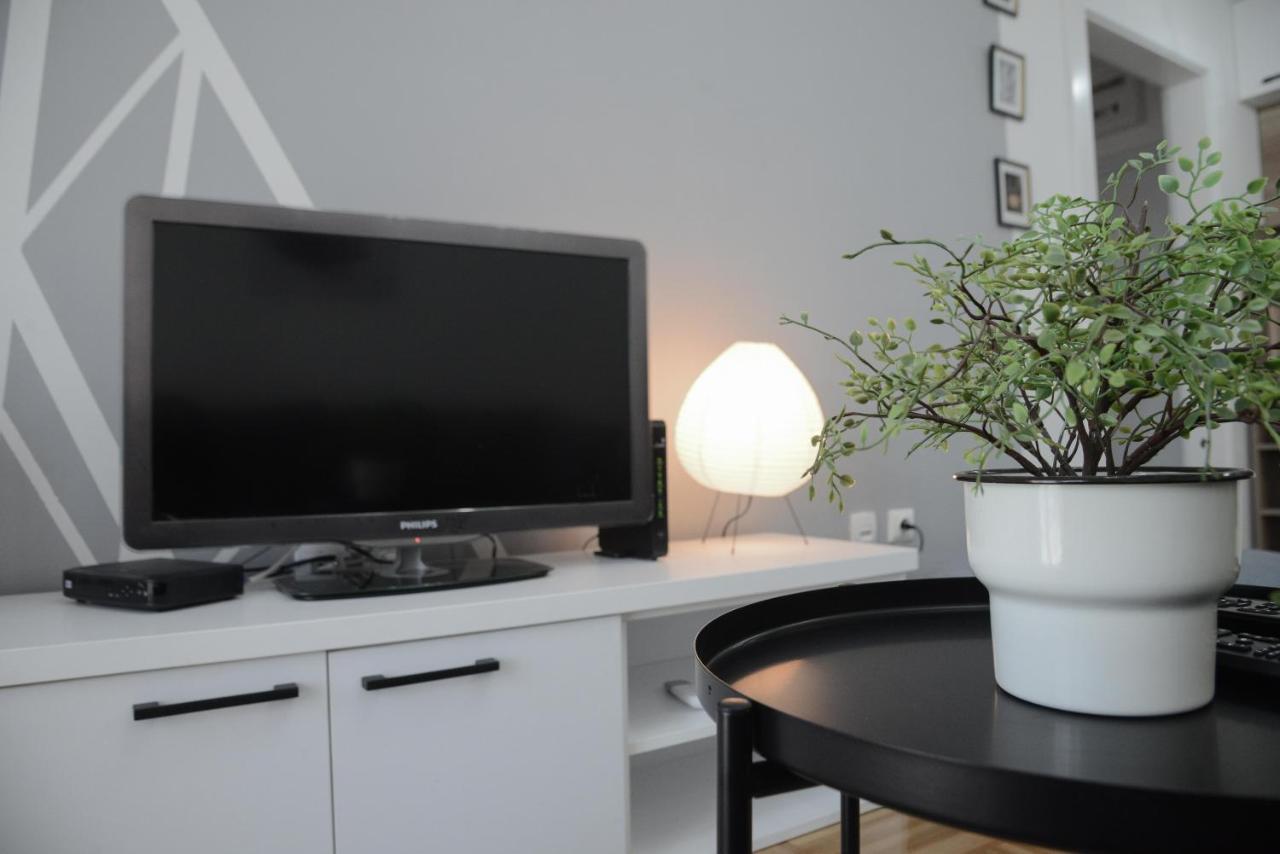 Apartment Dobraya Grey Novi Sad Eksteriør billede
