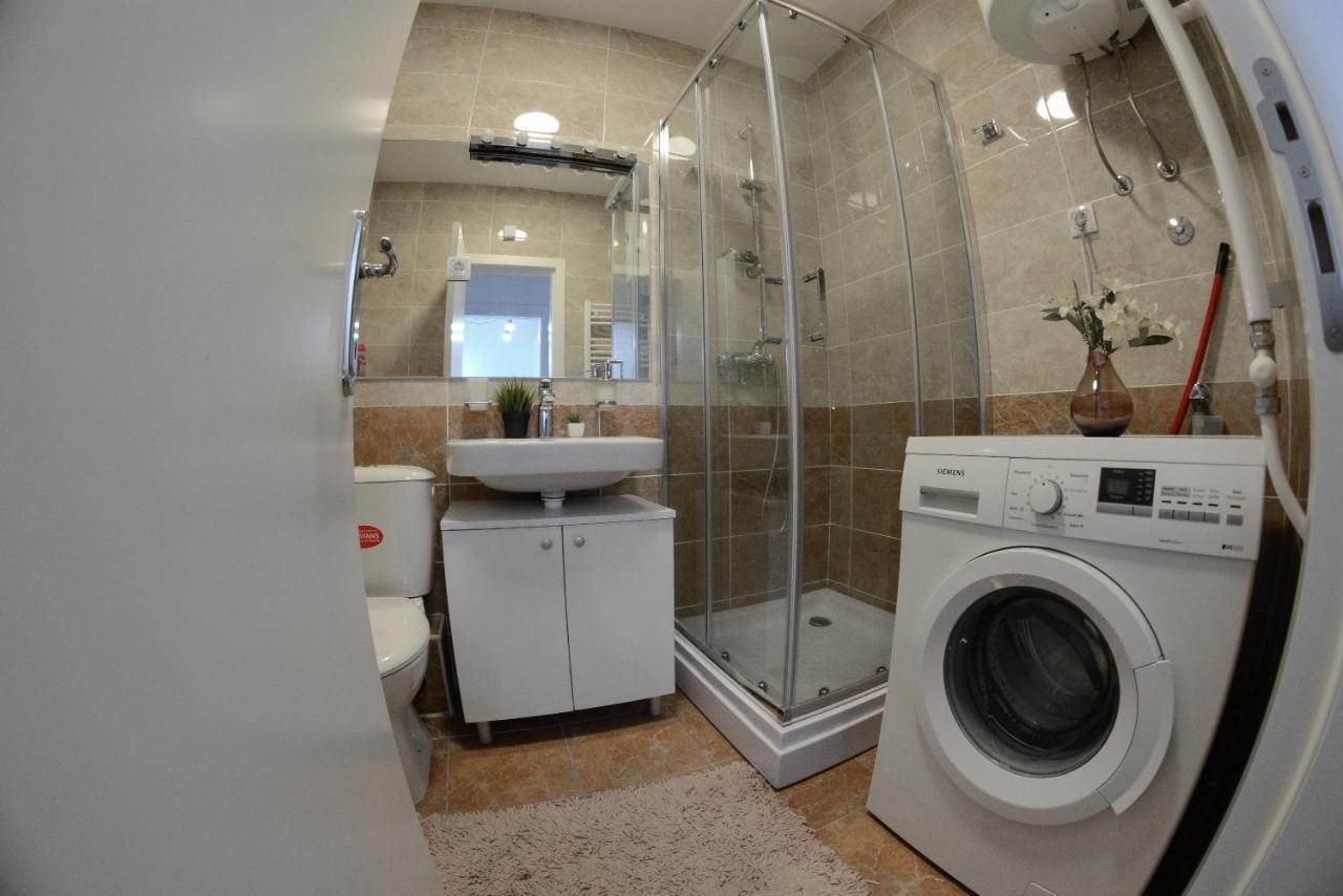 Apartment Dobraya Grey Novi Sad Eksteriør billede