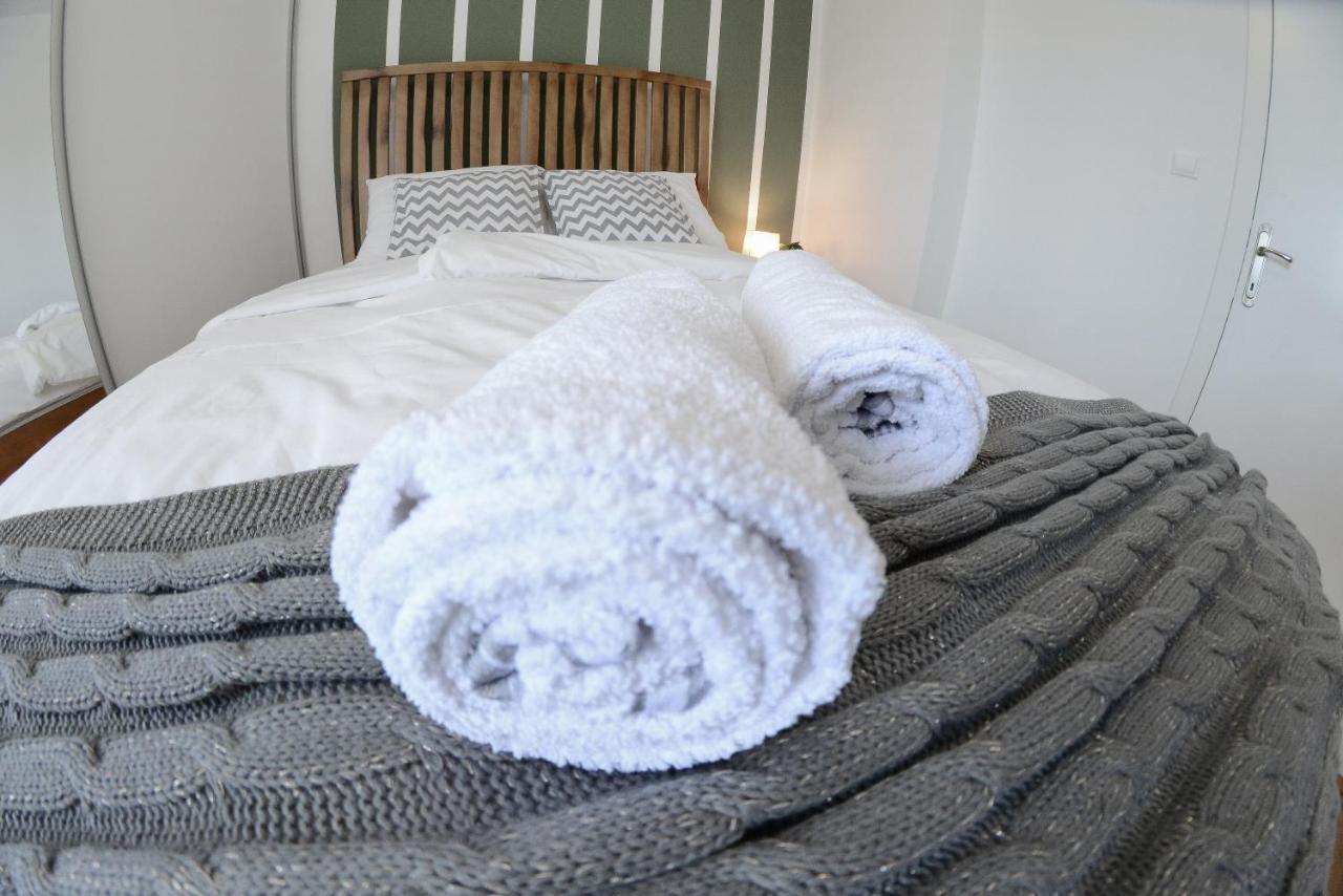 Apartment Dobraya Grey Novi Sad Eksteriør billede