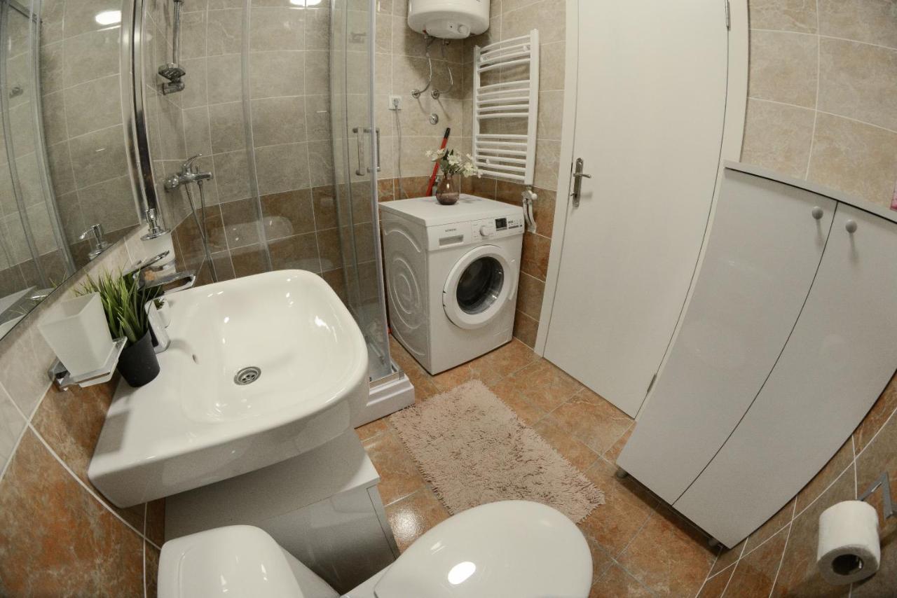 Apartment Dobraya Grey Novi Sad Eksteriør billede